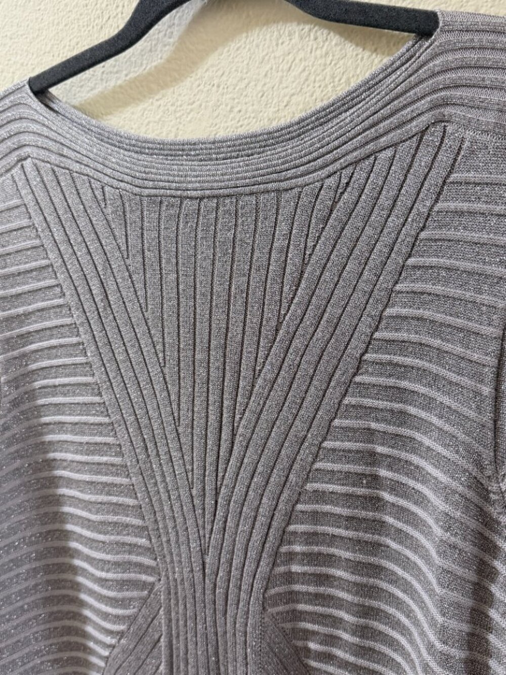Silver Gray Ribbed Knit Top Size L - Picture 2 of 4